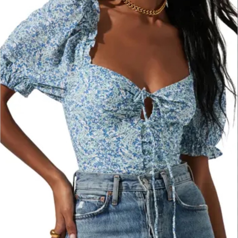 Astr the Label Floral Blue Puff Sleeve Top